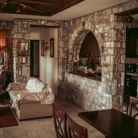 Filoxenia Apartment *